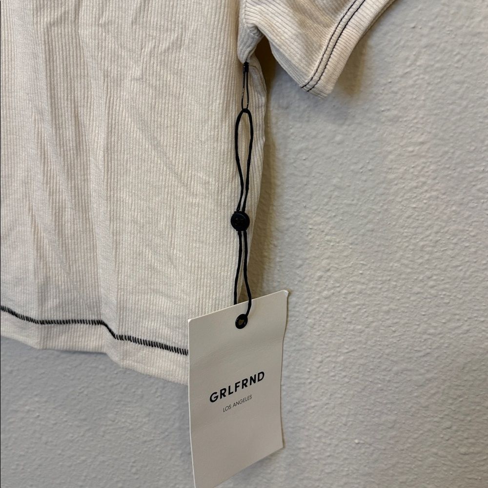 GRLFRND Cream Cropped Tee with Black Contrast Stitching | Medium - Picture 5 of 5